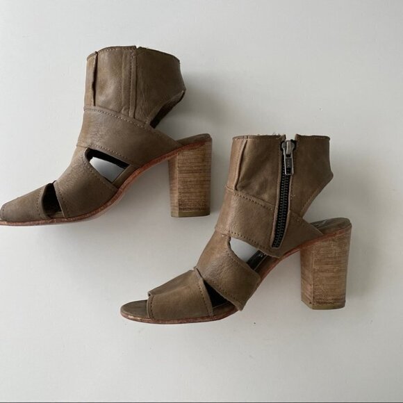 𝅺FREE People Chunky Heel Peep Toe Ankle Zip Booties Womens 7 - Picture 2 of 8